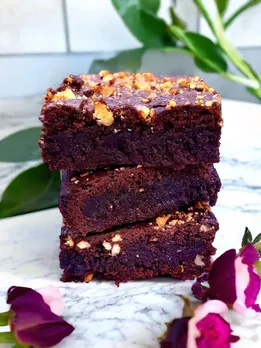 Chocolate Brownie Recipe | How to Make Chocolate Brownie At Home | christmas special food list | christmas special Chocolate Brownie | Chocolate Brownie Recipe In Gujarati | ચોકલેટ બ્રાઉની રેસીપી | ઘરે ચોકલેટ બ્રાઉની કેવી રીતે બનાવવી | ક્રિસમસ ખાસ વાનગી યાદી