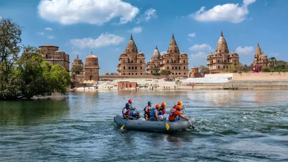 Orchha | orchha ram raja sarkar mandir | orchha ram raja temple history | famous places to visit in Orchha | Orchha history | Orchha fort | Orchha mandir | madhya pradesh tourism | Orchha Temple history | ઓરછા પ્રવાસ | ઓરછા રામ રાજા મંદિર ઇતિહાસ