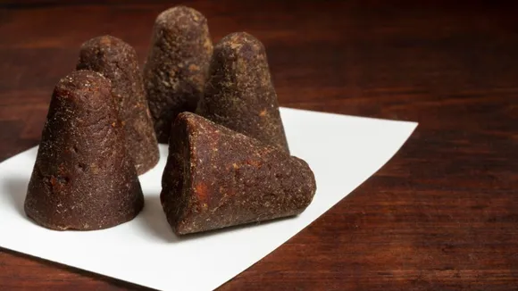 jaggery | jaggery benefits | winter health tips | Jaggery Combination in Winter | jaggery ghee benefits