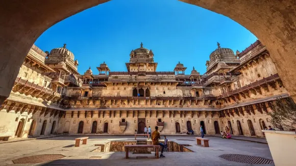 Orchha | orchha ram raja sarkar mandir | orchha ram raja temple history | famous places to visit in Orchha | Orchha history | Orchha fort | Orchha mandir | madhya pradesh tourism | Orchha Temple history | ઓરછા પ્રવાસ | ઓરછા રામ રાજા મંદિર ઇતિહાસ