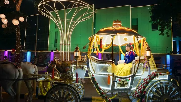 Kankaria Carnival dance show,