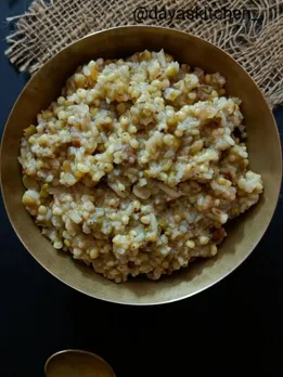 uttarayan khichdo recipe | uttarayan special khichdo recipe | how to make uttarayan khichdo recipe | uttarayan khichdo recipe at home | uttarayan khichdo recipe in gujarati | saat dhan no khichdo recipe | multigrain khichdi ingredients | multigrain khichdi recipe | uttarayan khichdo recipe ingredients | ઉત્તરાયણ ખીચડો રેસીપી | ઉત્તરાયણ સ્પેશિયલ ખીચડો બનાવવાની રીતે | ઉત્તરાયણ માટે 7 ધાનનો ખીચડો રેસીપી