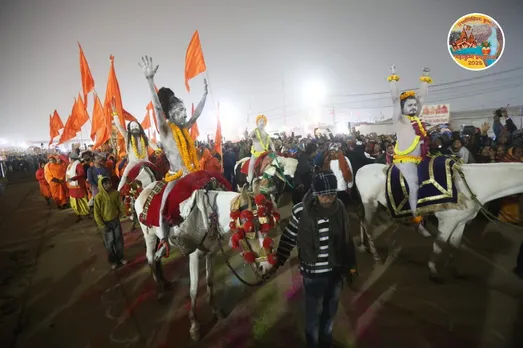 Maha Kumbh 2025 | Maha Kumbh 2025 news | Naga Sabhu news | Naga Sabhu photo | Naga Sabhu video | Naga Sabhu in maha kumbh mela | prayagraj kumbh mela 2025 | મહા કુંભ 2025 | નાગા સાધુ | મહા કુંભ મેળામાં નાગા સાધુ