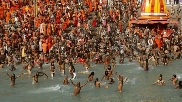 Maha Kumbh 2025: મહા કુંભ 2025 પ્રયાગરાજમાં શરૂ, ઇતિહાસ ધાર્મિક મહત્વ અને શાહી સ્નાનની તારીખ જાણો