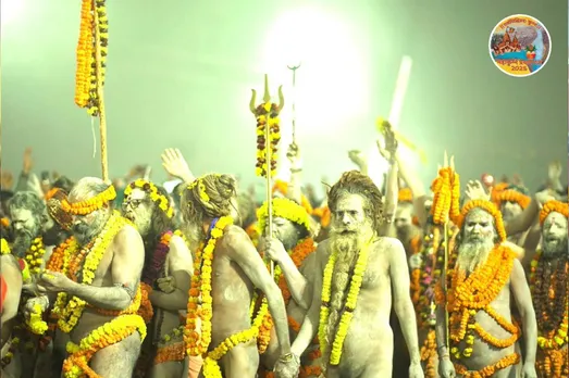 Maha Kumbh 2025 | Maha Kumbh 2025 news | Naga Sabhu news | Naga Sabhu photo | Naga Sabhu video | Naga Sabhu in maha kumbh mela | prayagraj kumbh mela 2025 | મહા કુંભ 2025 | નાગા સાધુ | મહા કુંભ મેળામાં નાગા સાધુ