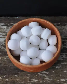 Naphthalene balls