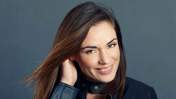 hair tip | white hair dye tips | natural hair dye tips at home | hair tips of grey hair to black naturally | black hair natural dye