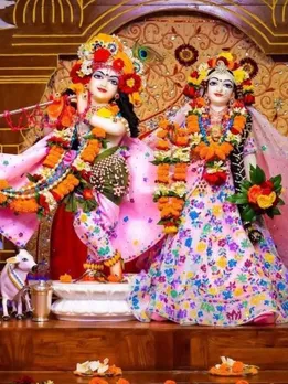 banke bihari mandir | banke bihari temple | banke bihari mandir darshan | banke bihari mandir in Vrindavan | vrindavan banke bihari mandir | famous krishna temple in Vrindavan | banke bihari mandir significance