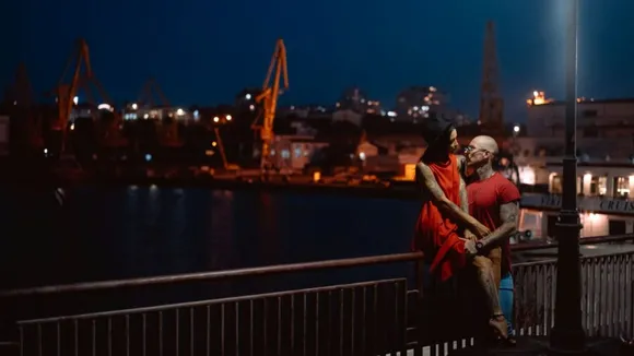 valentine's day romantic dinner places, વેલેન્ટાઇન રોમેન્ટિક રજાઓ