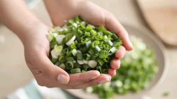 Green Onions | Green Onions Benefits | spring onion benefits | helath tips of Green Onions | Green Onions recipe | how to use Green Onions