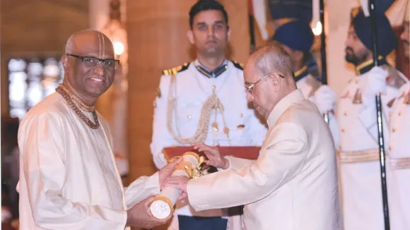 IITians Chose Spirituality, Engineers who became spiritual leaders