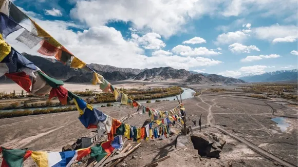 Valentine Day Special romantic place destination travels plan