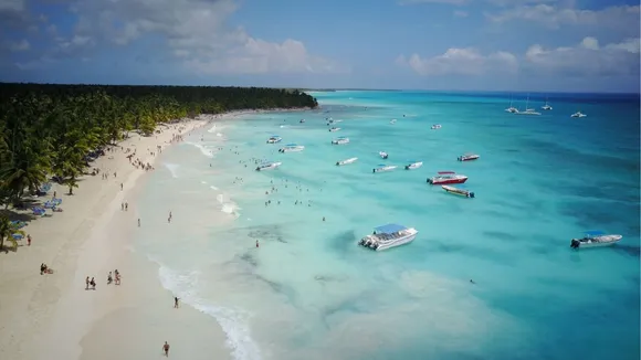 couple Romantic trip plan world beautiful beaches