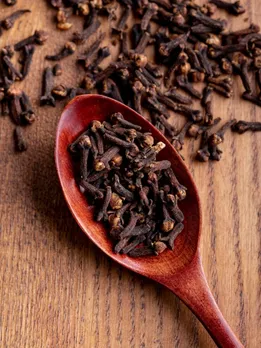 Clove for digestion, લવિંગ ખાવાના ફાયદા,