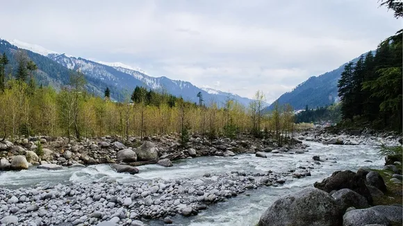 March travel tips romentic destination