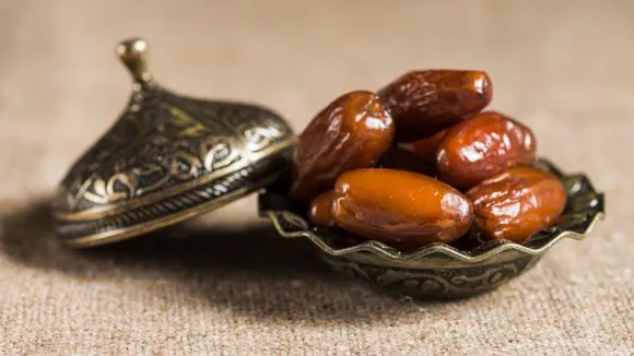 Dates Soaked in Water or Milk, health