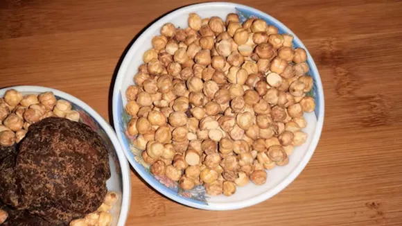 Benefits Of Eating Jaggery And Gram 