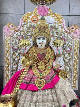 Laxmi mata idol vastu tips