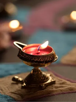 Correct direction to place lamps divo Vastu tips