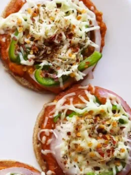 Bhakri Pizza Recipe, Bhakri Pizza