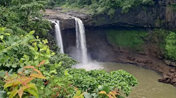 Girmal Waterfall | Girmal waterfall distance | Girmal waterfall location | Girmal waterfall timing | Dang waterfall list | Gujarat Waterfall list | famous tourist places in Gujarat | girmal waterfall height