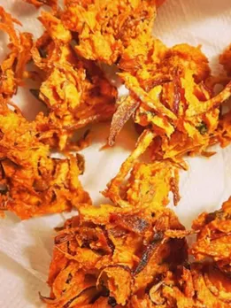 Onion pakoda step by step recipe