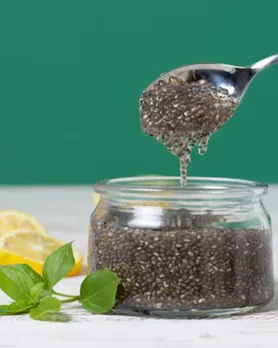 chia seeds and lemon water