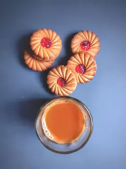 eating biscuits with tea side effects