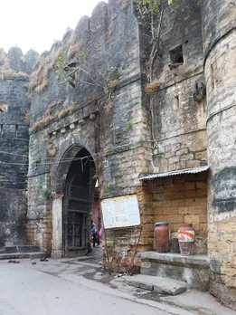 uparkot fort | uparkot fort history in English | Junagadh trip | Junagadh history, girnar | famous tourist places in Gujarat | Uparkot Fort ticket price | Uparkot Fort timings today | fort in Gujarat | historical places in gujarat