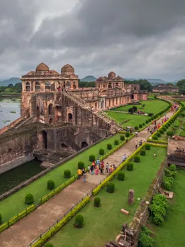 mandu | mandu story | mandu trip | mandu tour plan | mandu history | mandu photo | mandavgarh trip | famous tourist places of madhya Pradesh | madhya Pradesh trip