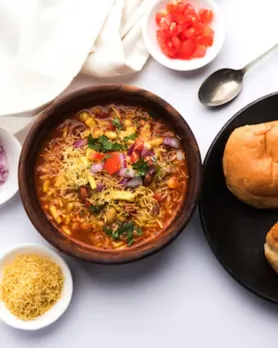 Restaurant style misal pav recipe