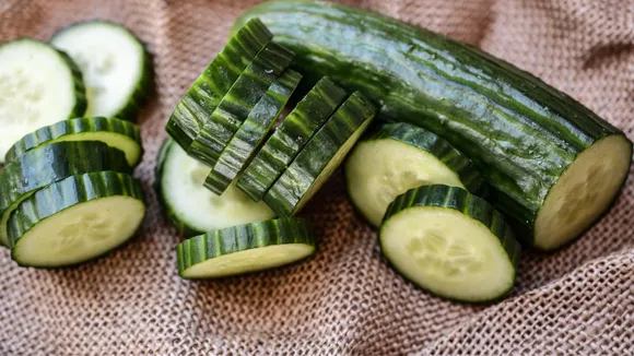Should you eat cucumber at night | કાકડી ખાવાની સાચી રીત