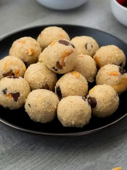 suji na ladoo banavani rit, સોજી ના લાડવા બનાવવાની રીત