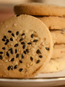 jeera biscuit wit tea