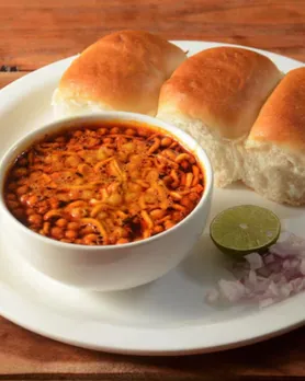 misal pav recipe