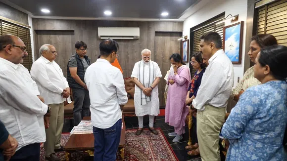 pm modi, vijay rupani family