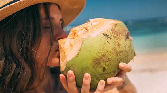 what happens to the body if you have coconut water everyday on empty stomach | નાળિયેર પાણી પીવાના ફાયદા