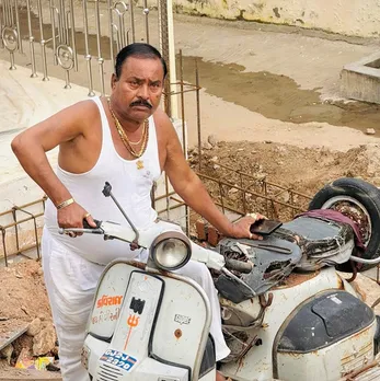 singer Jignesh Kaviraj father Scooter Samadhi