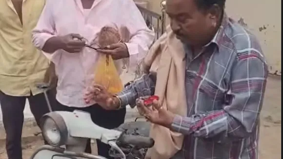 singer Jignesh Kaviraj father Scooter Samadhi