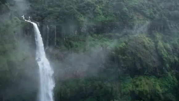 લિંગમાલા ધોધ :