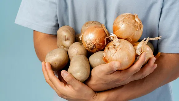 ડુંગળી, બટાકાને તાજા રાખવાની શ્રેષ્ઠ રીતો | Onion, Potato Storage and handling