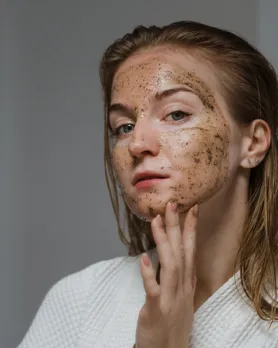 ત્વચા માટે ફેસ સ્ક્રબના ફાયદા