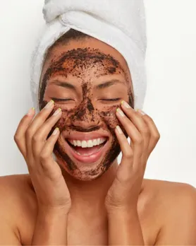 ત્વચા માટે ફેસ સ્ક્રબના ફાયદા