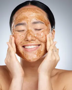 ત્વચા માટે ફેસ સ્ક્રબના ફાયદા