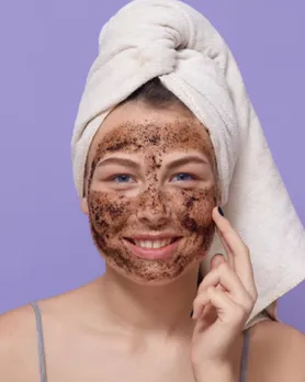 ત્વચા માટે ફેસ સ્ક્રબના ફાયદા