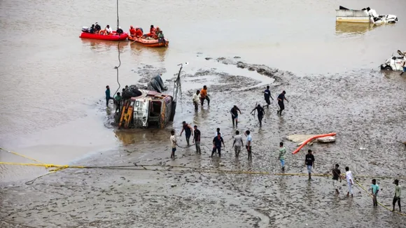 Gambhira Bridge Collapse News in Gujarat