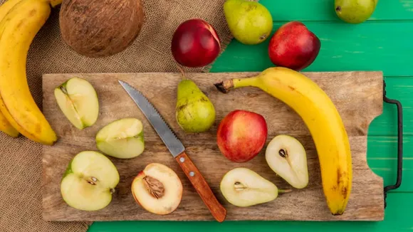 શું સફરજન અને કેળાની છાલ ખાવી જોઈએ કે નહિ?