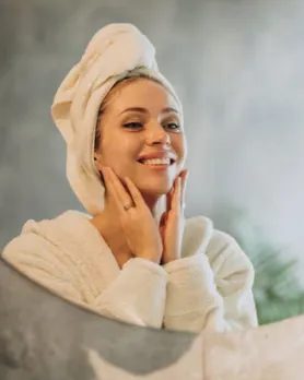 સ્કિનકેર માટે કુદરતી હર્બલ બ્લીચ