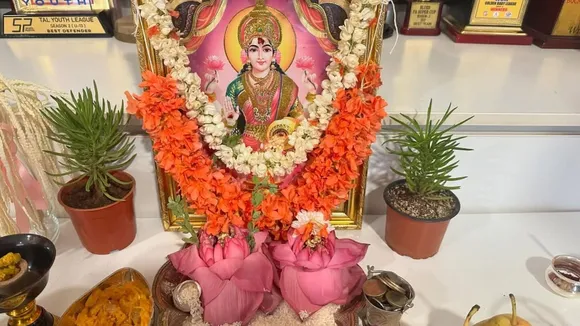 Puja Vastu Tips | Home Temple Vastu Tips | When removing flowers from home temple