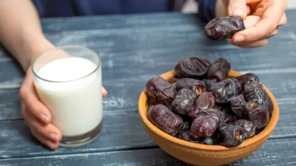 દૂધ સાથે પલાળેલી ખજૂર ખાવાના ફાયદા